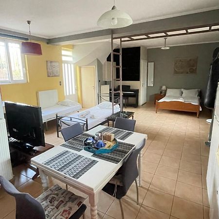 Patras - Independent Studio In Quiet Area Extérieur photo